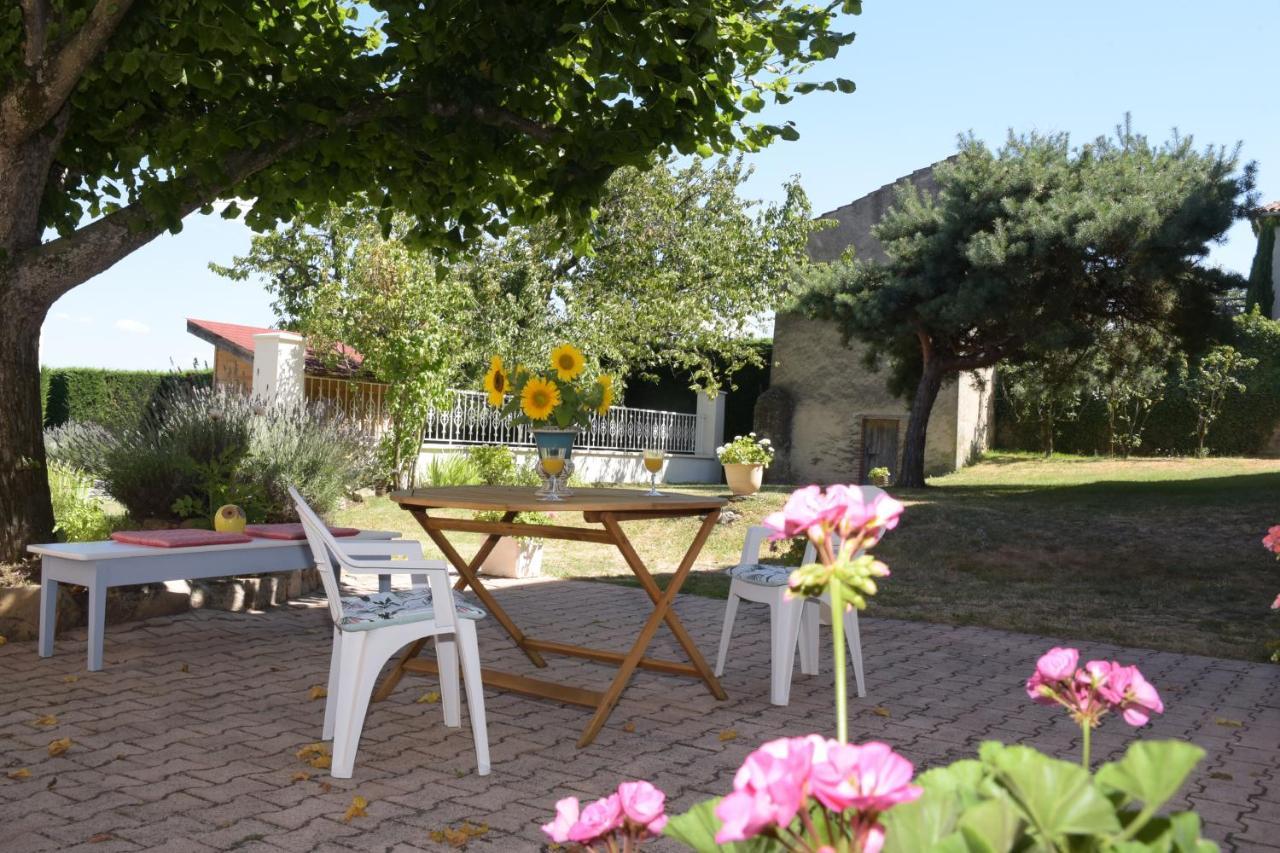 Les Bessonnes Bed and Breakfast Saint-Georges-Haute-Ville Buitenkant foto