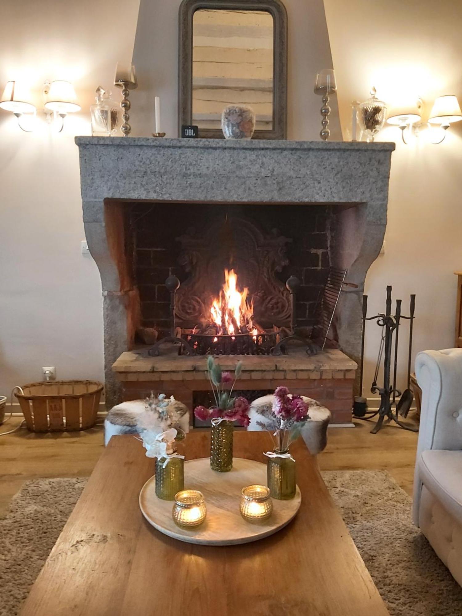 Les Bessonnes Bed and Breakfast Saint-Georges-Haute-Ville Buitenkant foto